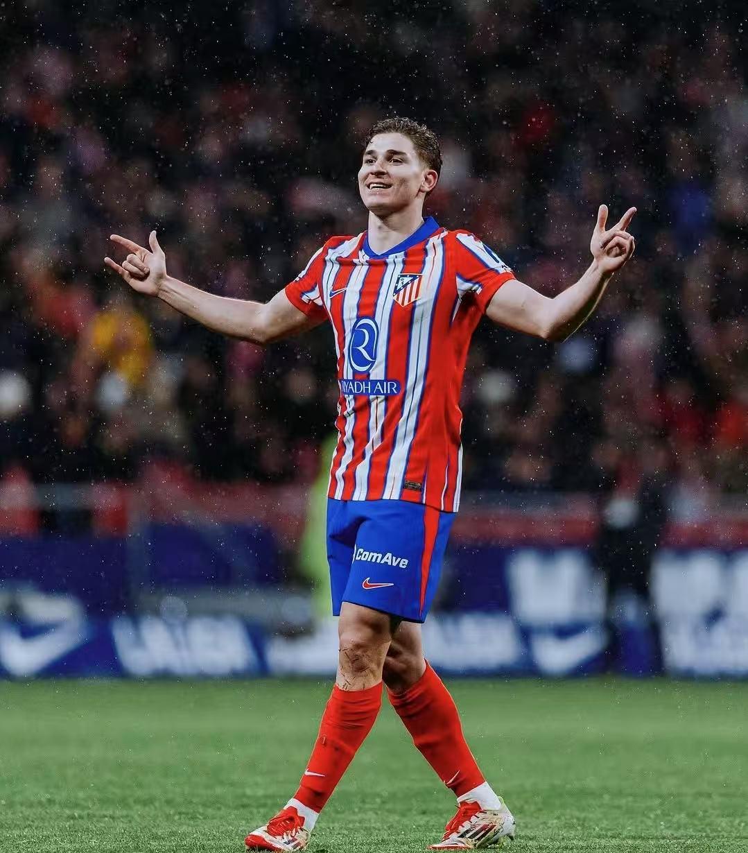 美记：尼克斯对字母哥的报价一直围绕唐斯，但雄鹿不感兴趣