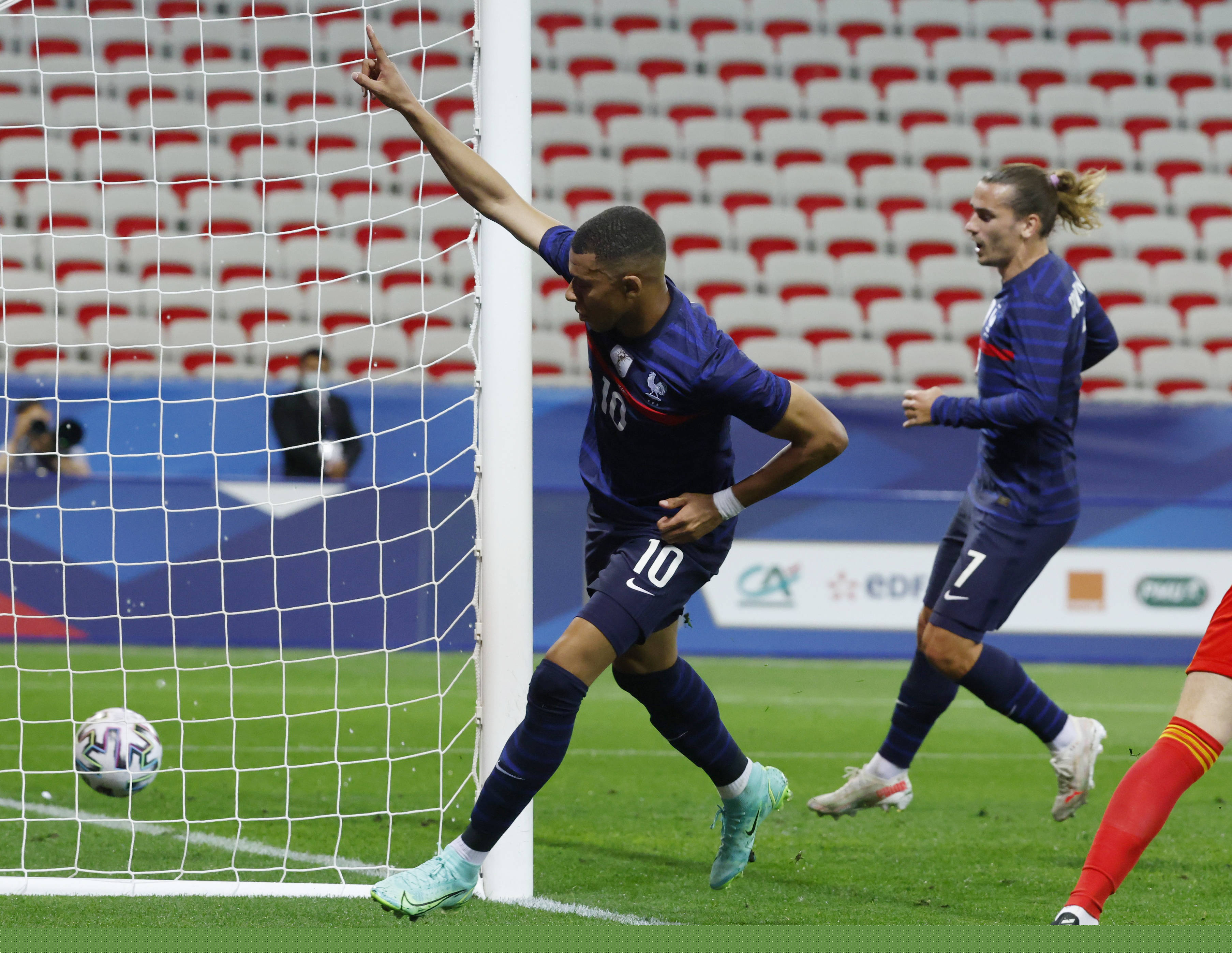 中亚规模最小的顶级足球联赛：仅有8队参赛的土库曼超