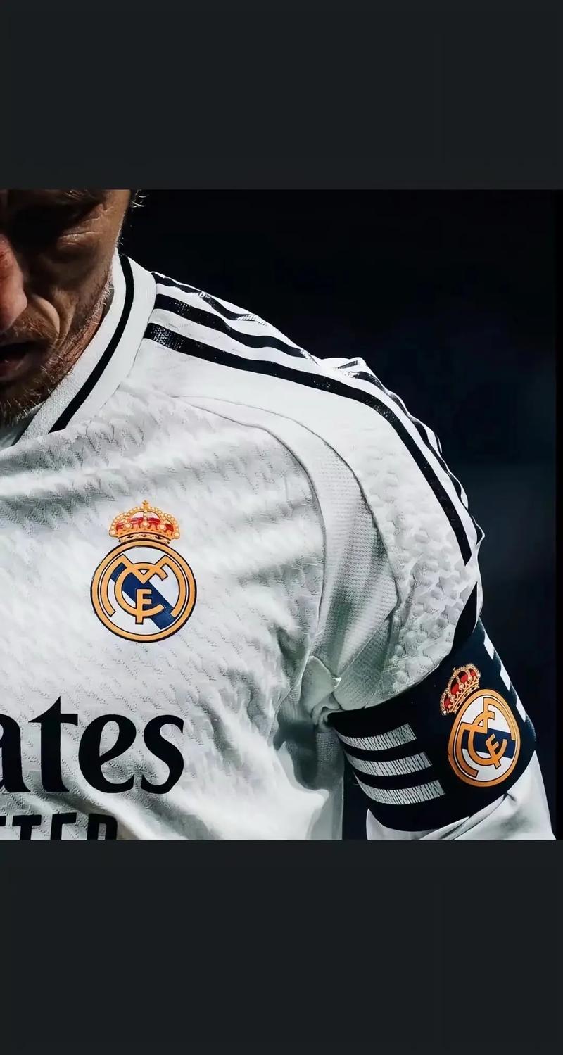 围绕着莱万与凯恩的转会传闻大家觉得拜仁会同意吗？