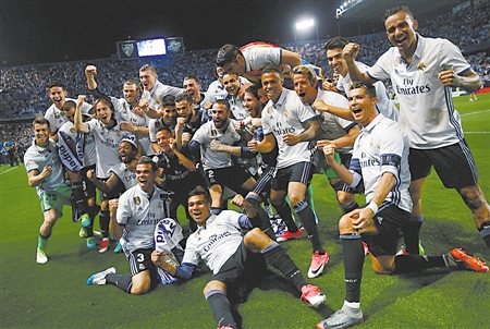 结束全年征程，国安队赛后拉励志标语：明年不服还要再干！