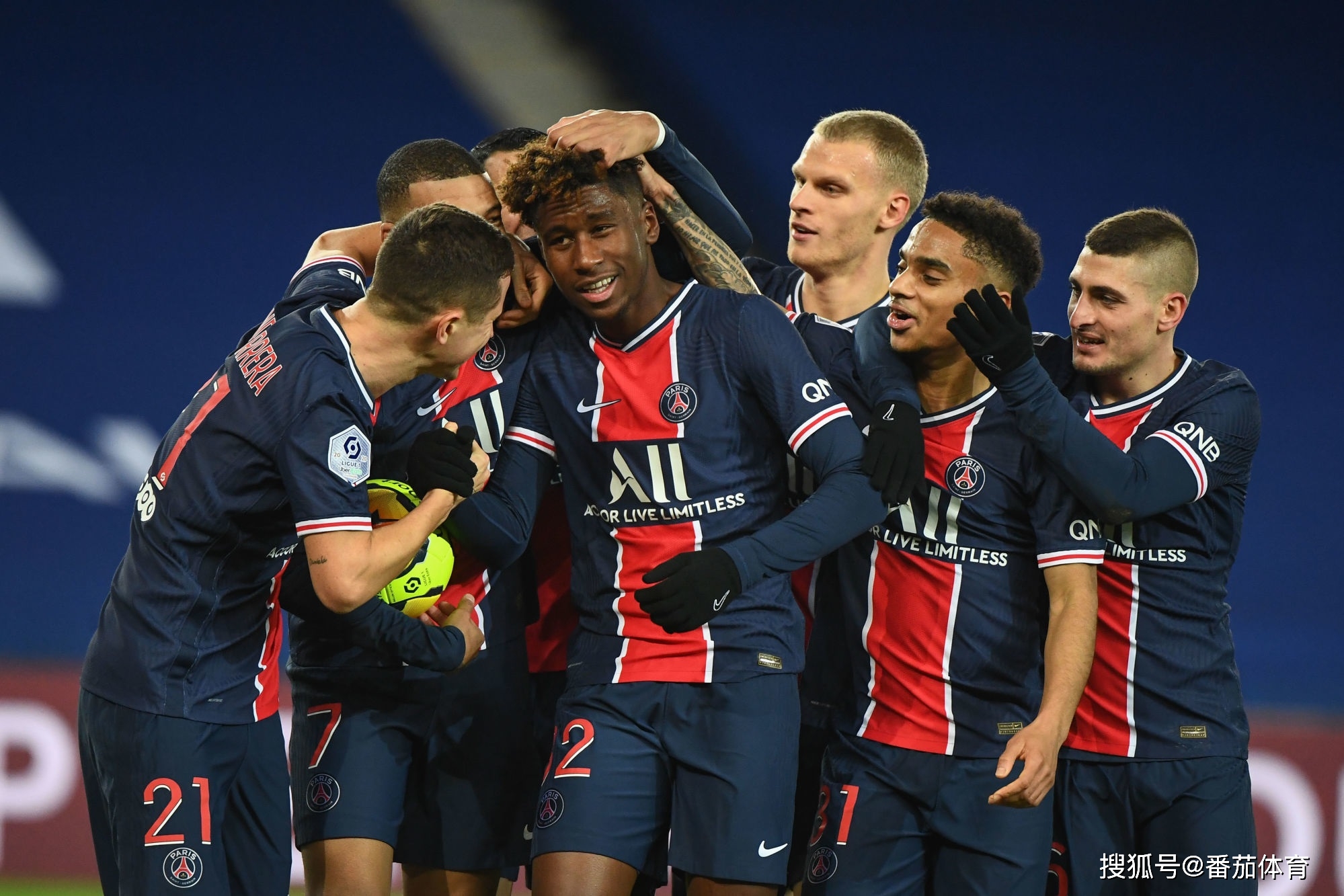 维埃里：现在拿皮奥和其他人比较毫无意义，应该让他安心踢球