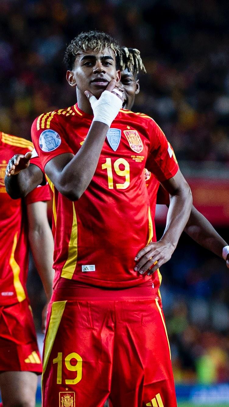 博主：下赛季无缘英博的拉布亚德今日回到基地，将参与训练