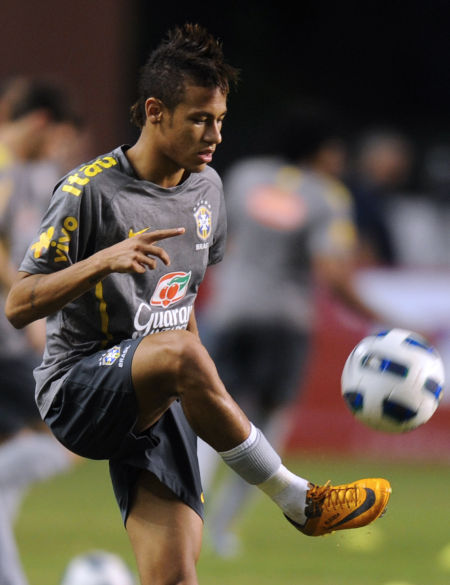 美媒：锡安的交易价值触底，若能换到次轮签就算不错