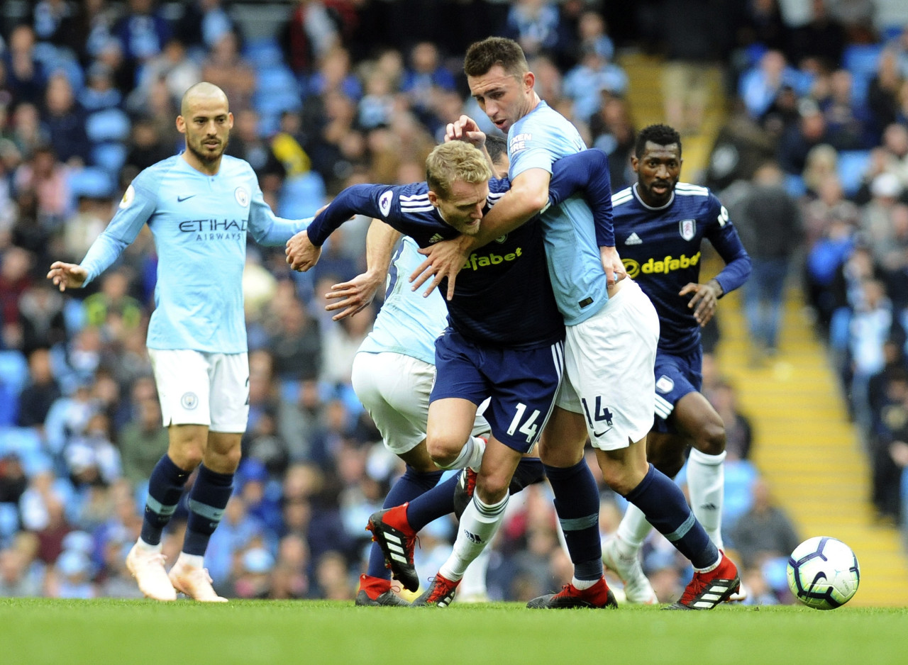 一位重病球迷被邀请看阿贾克斯的比赛，但因病情恶化未能实现